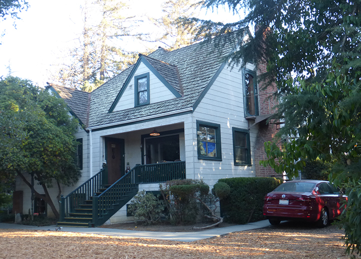 Photo of House right