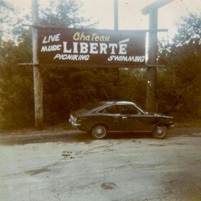 Chateau Liberte Sign